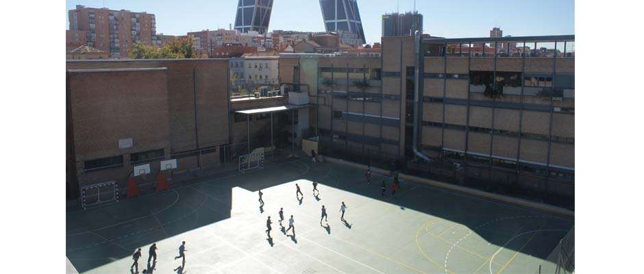 Patio patio padre piquer